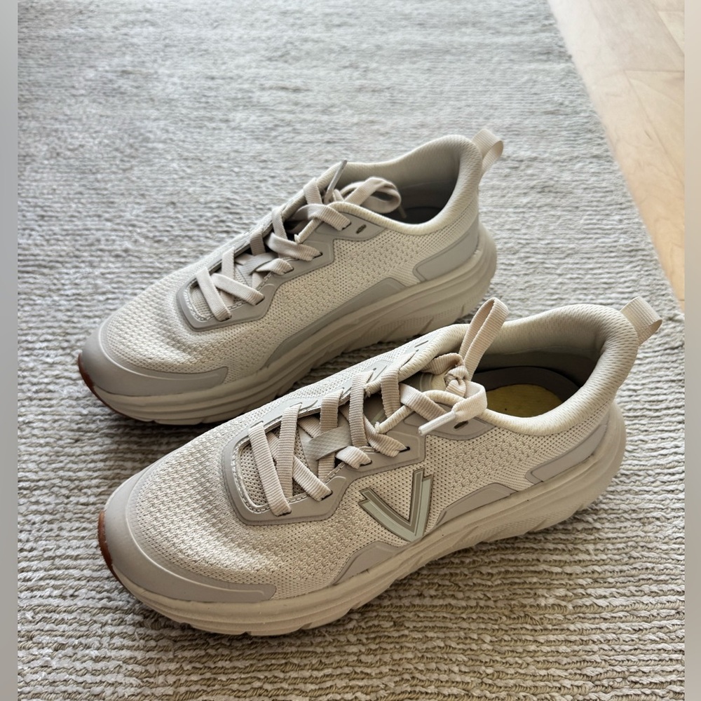 Vionic Walk Max Women’s Cream Sneakers
